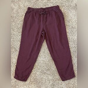 Old Navy Women's Ankle Pants in Dark Burgundy